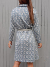 Charger l'image dans la galerie, Robe vintage Isabelle - Tissu texturé imprimé feuillage. Taille L, 40, 42. Trévira 2000.