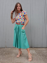 Charger l'image dans la galerie, Jupe vintage Florence - Toute boutonnée verte. Taille S, 36, 38. Franck Fils Paris. Made in France.