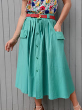 Charger l'image dans la galerie, Jupe vintage Florence - Toute boutonnée verte. Taille S, 36, 38. Franck Fils Paris. Made in France.