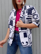 Charger l'image dans la galerie, Veste vintage Lucie - Imprimé abstrait bleu marine et blanc. Taille L, 40, 42. Claude Bauer