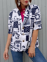 Charger l'image dans la galerie, Veste vintage Lucie - Imprimé abstrait bleu marine et blanc. Taille L, 40, 42. Claude Bauer