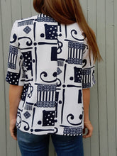 Charger l'image dans la galerie, Veste vintage Lucie - Imprimé abstrait bleu marine et blanc. Taille L, 40, 42. Claude Bauer