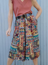 Charger l'image dans la galerie, Jupe-Culotte vintage Daphnée - Imprimé bariolé. À poches. Taille 5XL, 50, 52. Christian Marry.