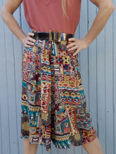 Charger l'image dans la galerie, Jupe-Culotte vintage Daphnée - Imprimé bariolé. À poches. Taille 5XL, 50, 52. Christian Marry.