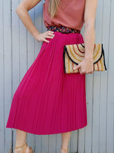 Charger l'image dans la galerie, Jupe plissée vintage Ariane - Rose Fuchsia. Taille 5XL, 50, 52. Chou Rose Paris. Made in France.