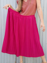 Charger l'image dans la galerie, Jupe plissée vintage Ariane - Rose Fuchsia. Taille 5XL, 50, 52. Chou Rose Paris. Made in France.