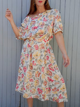 Charger l'image dans la galerie, Robe vintage Charlène - Imprimé fleuri naturel. Taille XXXXL, 48, 50. Carole Vermier. Made in France.