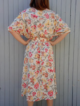 Charger l'image dans la galerie, Robe vintage Charlène - Imprimé fleuri naturel. Taille XXXXL, 48, 50. Carole Vermier. Made in France.