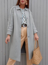 Charger l'image dans la galerie, Trench vintage Véra - Bleu ciel évasé. Taille L, 40, 42. C&A vintage. Made in West Germany