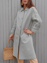 Charger l'image dans la galerie, Trench vintage Véra - Bleu ciel évasé. Taille L, 40, 42. C&A vintage. Made in West Germany