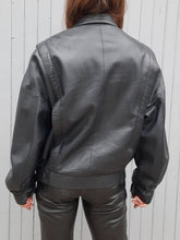Charger l'image dans la galerie, Blouson vintage Mariana - Cuir d'agneau Noir. Taille XL, 42, 44. Made in Bulgarie