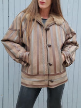 Charger l'image dans la galerie, Veste vintage Sophia - Cuir, daim et fourrure marron. Taille L, 40, 42. Franck fils Paris