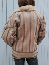 Charger l'image dans la galerie, Veste vintage Sophia - Cuir, daim et fourrure marron. Taille L, 40, 42. Franck fils Paris