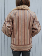 Charger l'image dans la galerie, Veste vintage Sophia - Cuir, daim et fourrure marron. Taille L, 40, 42. Franck fils Paris