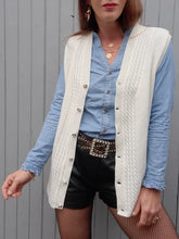 Charger l'image dans la galerie, Gilet sans manches vintage Martha - Décolleté en V torsadé. Taille L, 40, 42. Courtelle.