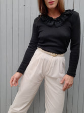 Charger l'image dans la galerie, Haut "Seconde" Perette - Col en tulle froncé. Taille S, 36, 38. Côte Anglaise. Made in France.