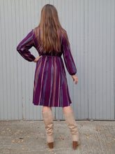 Charger l'image dans la galerie, Robe vintage Camille - Col froufrous. Violette à rayures. Taille S, 36, 38. Atlanta. Made in France