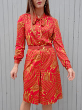 Charger l'image dans la galerie, Robe vintage Sylvie - Col Lavallière et imprimé foulard. Taille S, 36, 38. Nathalie Andersen. Made in France