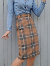 Charger l'image dans la galerie, Jupe vintage Stéphanie - Tartan marron et gris. Taille S, 36, 38. Franck et Fils Paris