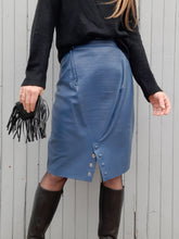 Charger l'image dans la galerie, Jupe vintage Charline - Cuir bleu à empiècement surpiqué. Taille M, 38, 40.