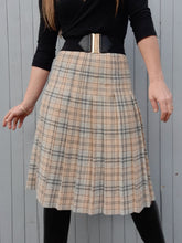 Charger l'image dans la galerie, Jupe vintage Emiliene - Tartan beige et gris. Coupe midi plissée. Taille S, 36, 38.
