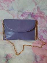 Charger l'image dans la galerie, Pochette vintage Alice - Cuir mauve à rabat. Magnaviale. Made in France