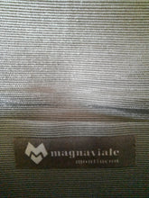 Charger l'image dans la galerie, Pochette vintage Alice - Cuir mauve à rabat. Magnaviale. Made in France