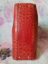 Charger l'image dans la galerie, Sac vintage Éléonore - En cuir souple rouille orangé. Furla.