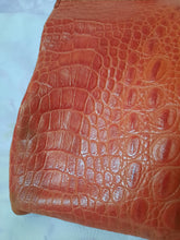 Charger l'image dans la galerie, Sac vintage Éléonore - En cuir souple rouille orangé. Furla.
