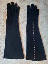 Charger l'image dans la galerie, Gants longs vintage Daphné - Ajourés et brodés de roses. Guibert Frères. Taille 6