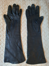 Charger l'image dans la galerie, Gants longs vintage Emma - Cuir de chevreau noir et soie. Taille 6,5. Made in France.