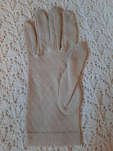 Charger l'image dans la galerie, Gants vintage Bérénice - Tissu écru à losanges texturés. Taille 6,5.