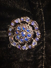 Charger l'image dans la galerie, Veste vintage Cléa - En velours noir et soie et boutons bijoux. Taille S, 36, 38. Sophie Flore. Made in France