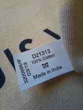 Charger l'image dans la galerie, Dust Bag - Louis Vuitton - Sac à poussière en coton beige D21313 - 03/19. 38 x 26,5. Made in India.