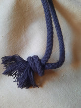 Charger l'image dans la galerie, Dust Bag - Louis Vuitton - Sac à poussière à cordons en coton beige. B072A. L 26 x P 17 x H 51. Made in Italy.