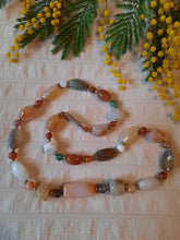 Charger l'image dans la galerie, Collier ancien Johana - En pierres naturelles laiteuses claires.