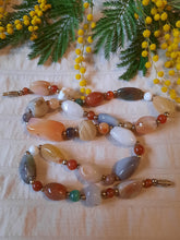 Charger l'image dans la galerie, Collier ancien Johana - En pierres naturelles laiteuses claires.