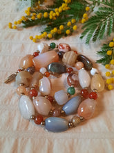 Charger l'image dans la galerie, Collier ancien Johana - En pierres naturelles laiteuses claires.