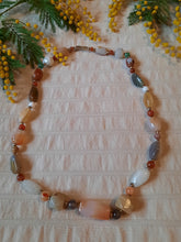 Charger l'image dans la galerie, Collier ancien Johana - En pierres naturelles laiteuses claires.