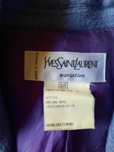 Charger l'image dans la galerie, Blazer vintage Sibylle - En laine parme. Taille S, 36, 38. Yves Saint Laurent Variation. Made in France.