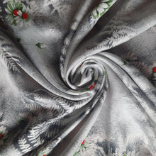Charger l'image dans la galerie, Foulard vintage Edwige - En pure soie imprimé fougère de noël. Roulotté main. 72 x 76