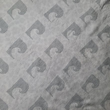 Charger l'image dans la galerie, Foulard vintage Lucy - P rayé vert et vert d'eau. Pierre Cardin Paris. Made in France