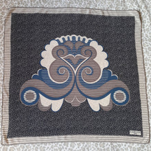 Charger l'image dans la galerie, Foulard vintage Morgan - En pure soie. Volutes. Lanvin Paris. Made in France.