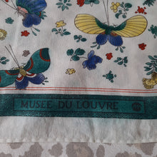 Charger l'image dans la galerie, Foulard vintage Elfy - Pur soie. Fleurs et papillons. Musée du Louvre. Made in France