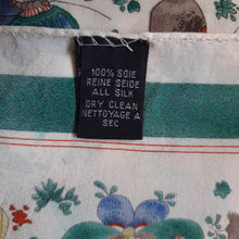 Charger l'image dans la galerie, Foulard vintage Elfy - Pur soie. Fleurs et papillons. Musée du Louvre. Made in France