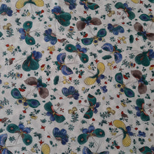 Charger l'image dans la galerie, Foulard vintage Elfy - Pur soie. Fleurs et papillons. Musée du Louvre. Made in France