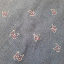 Charger l'image dans la galerie, Bandana Géorgia - Imprimé cachemire bleu et rose. Made in U.S.A