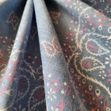 Charger l'image dans la galerie, Bandana Géorgia - Imprimé cachemire bleu et rose. Made in U.S.A