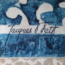 Charger l'image dans la galerie, Foulard vintage Nelly - Pure soie, roulotté main. Jacques Fath Paris. Made in France