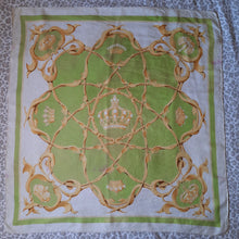 Charger l'image dans la galerie, Foulard vintage Nina - Imprimé couronnes Hermès Paris.